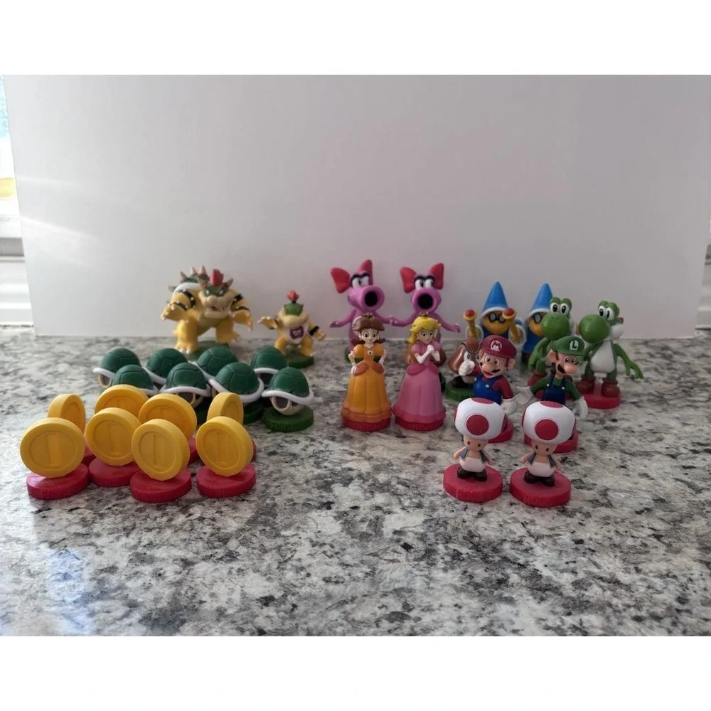 2009‎ SUPER MARIO CHESS COLLECTOR'S EDITION game pieces 32 Pieces